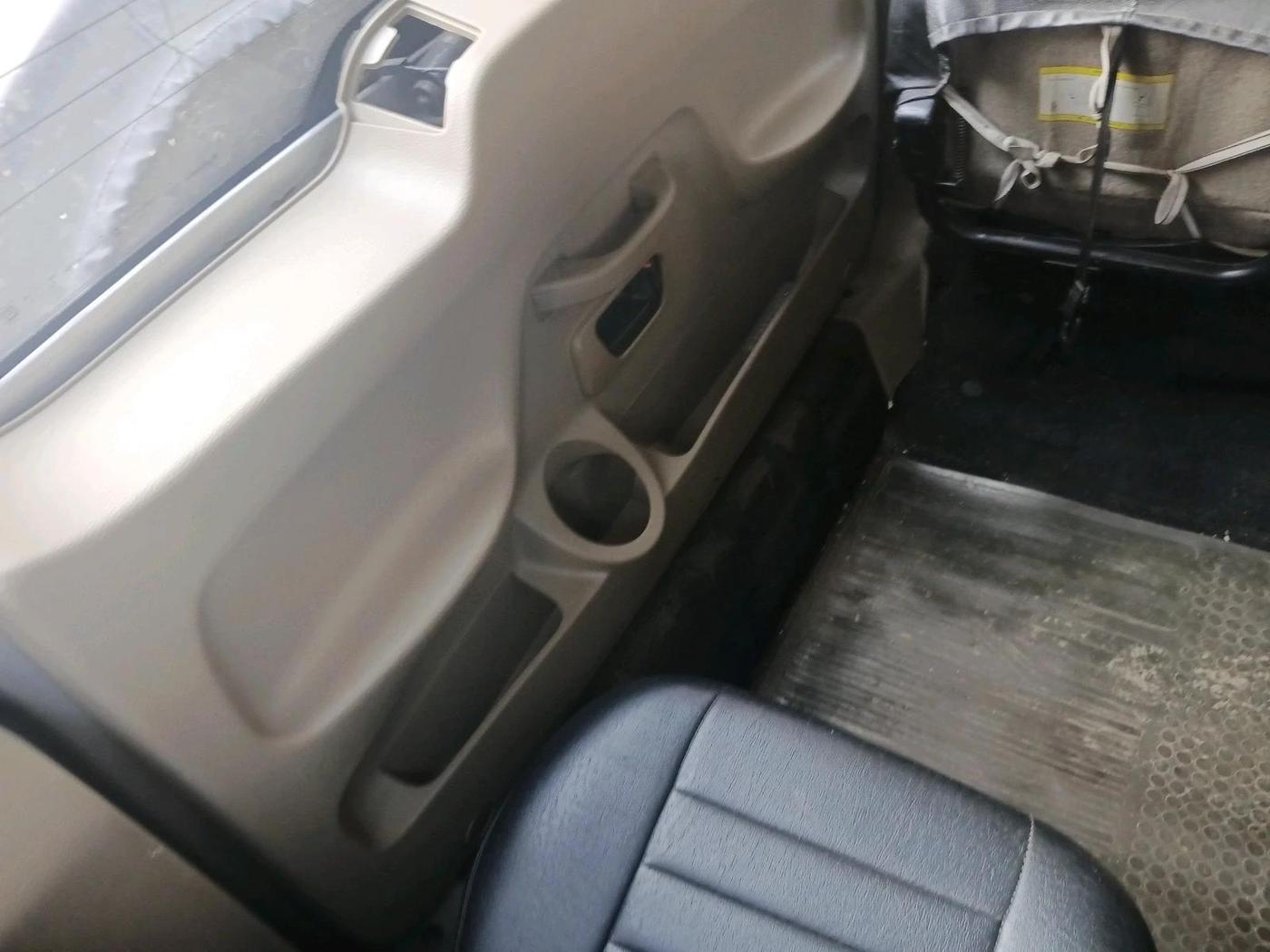 2016 Mahindra TUV300 T8, Diesel, Manual, 91,500 km, interior