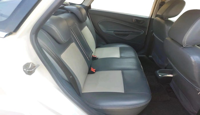 2012 Ford Fiesta TITANIUM+ DIESEL, Diesel, Manual, 1,16,765 km, interior