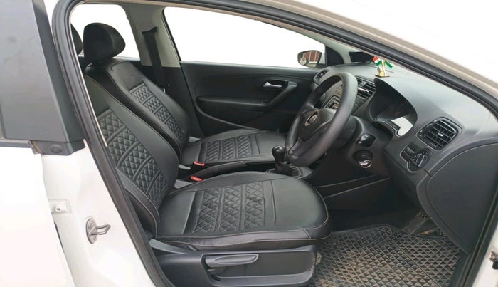 2017 Volkswagen Polo COMFORTLINE 1.2L, Petrol, Manual, 59,854 km, interior
