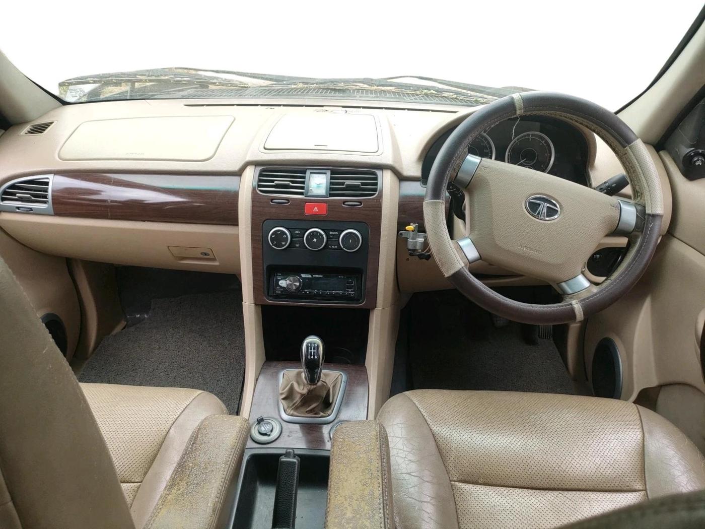 2013 Tata Safari Storme 2.2 VX 4X2, Diesel, Manual, 1,70,608 km, interior