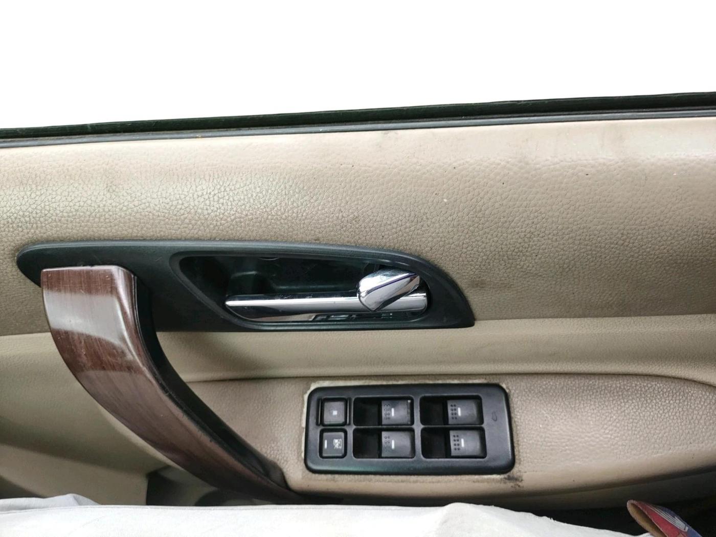 2013 Tata Safari Storme 2.2 VX 4X2, Diesel, Manual, 1,70,608 km, interior