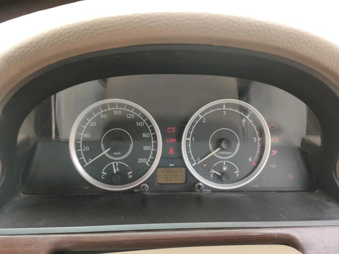 2013 Tata Safari Storme 2.2 VX 4X2, Diesel, Manual, 1,70,608 km, interior