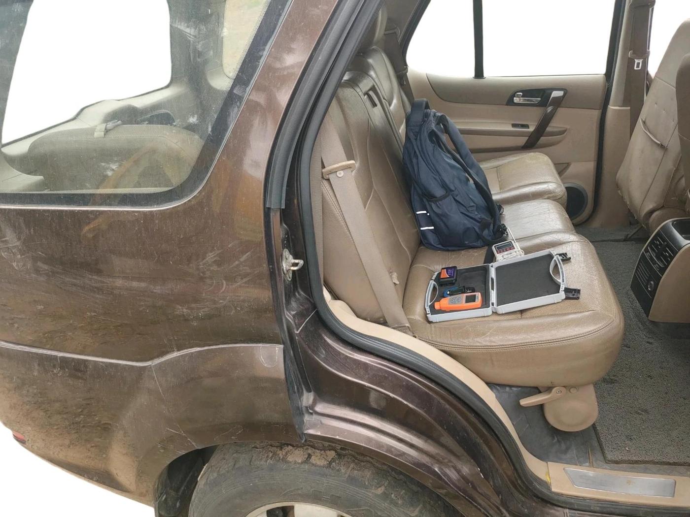 2013 Tata Safari Storme 2.2 VX 4X2, Diesel, Manual, 1,70,608 km, interior