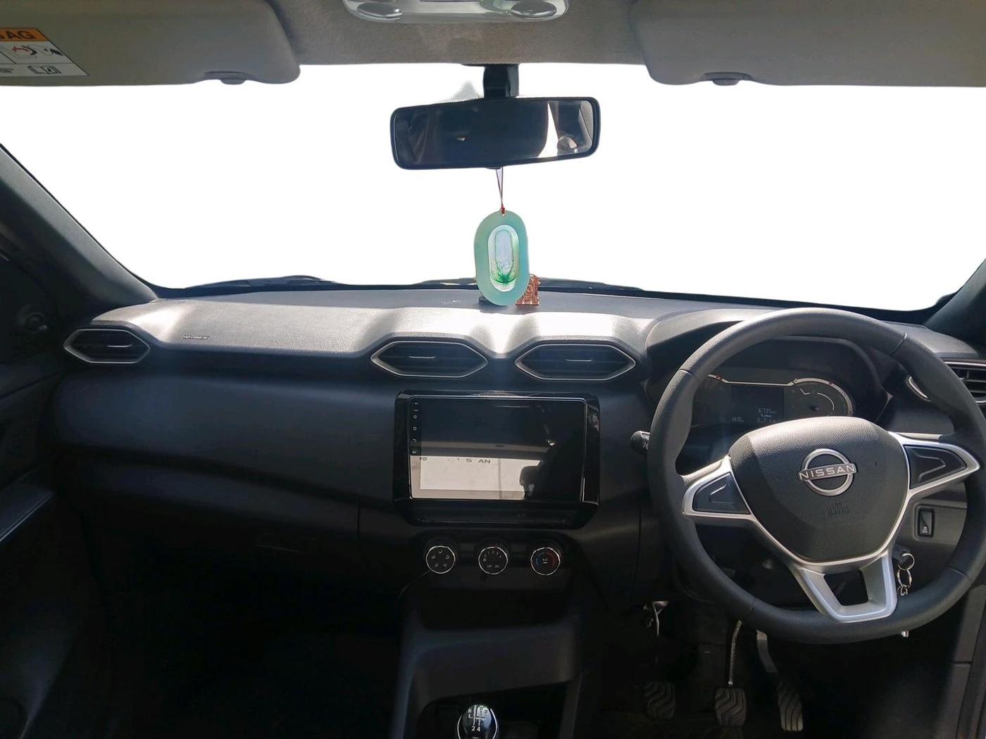 2025 Nissan MAGNITE Visia B4D 1.0 Petrol MT, Petrol, Manual, 6,735 km, interior