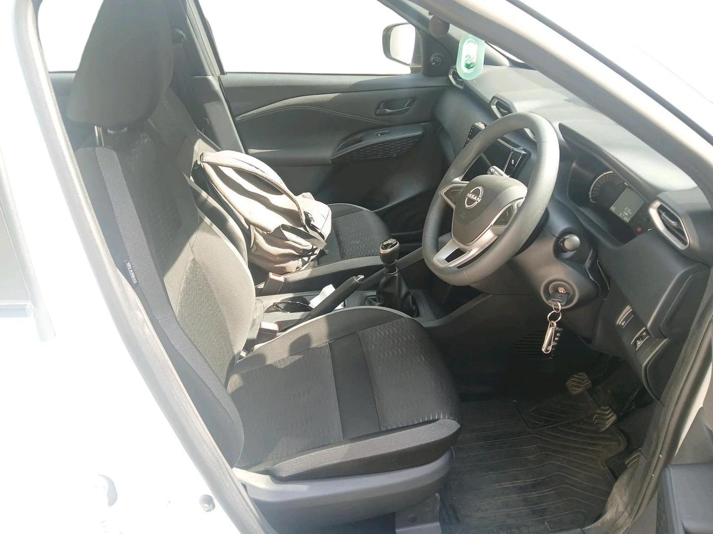 2025 Nissan MAGNITE Visia B4D 1.0 Petrol MT, Petrol, Manual, 6,735 km, interior