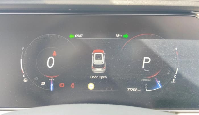 2023 Mahindra XUV700 AX 7 LUXURY D AT 7 STR, Diesel, Automatic, 37,208 km, interior
