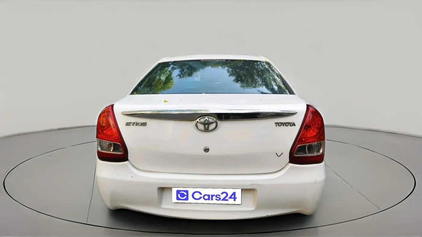 2011 Toyota Etios V, Petrol, Manual, 68,730 km, exterior