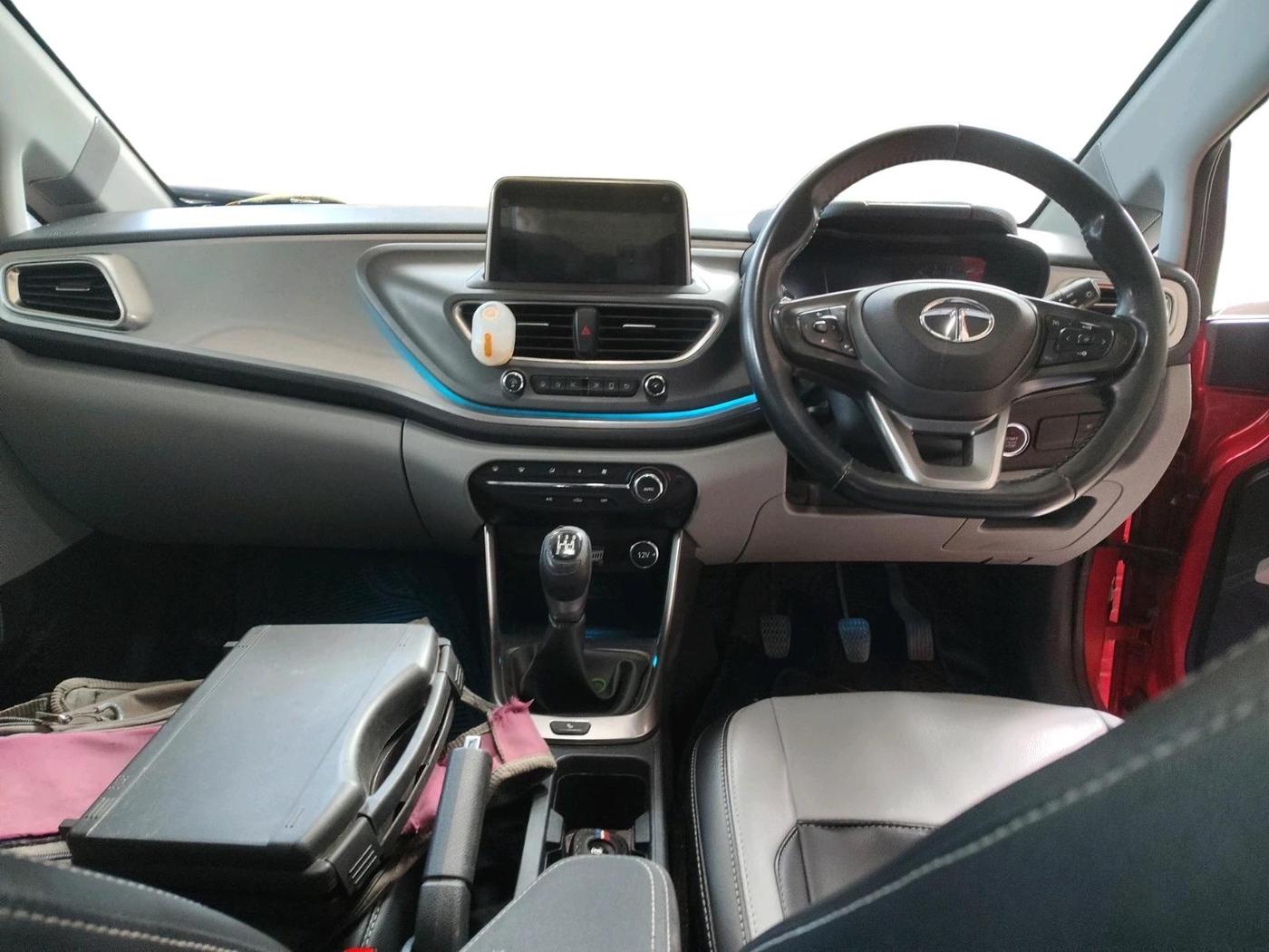 2020 Tata ALTROZ XZ PETROL, Petrol, Manual, 73,176 km, interior