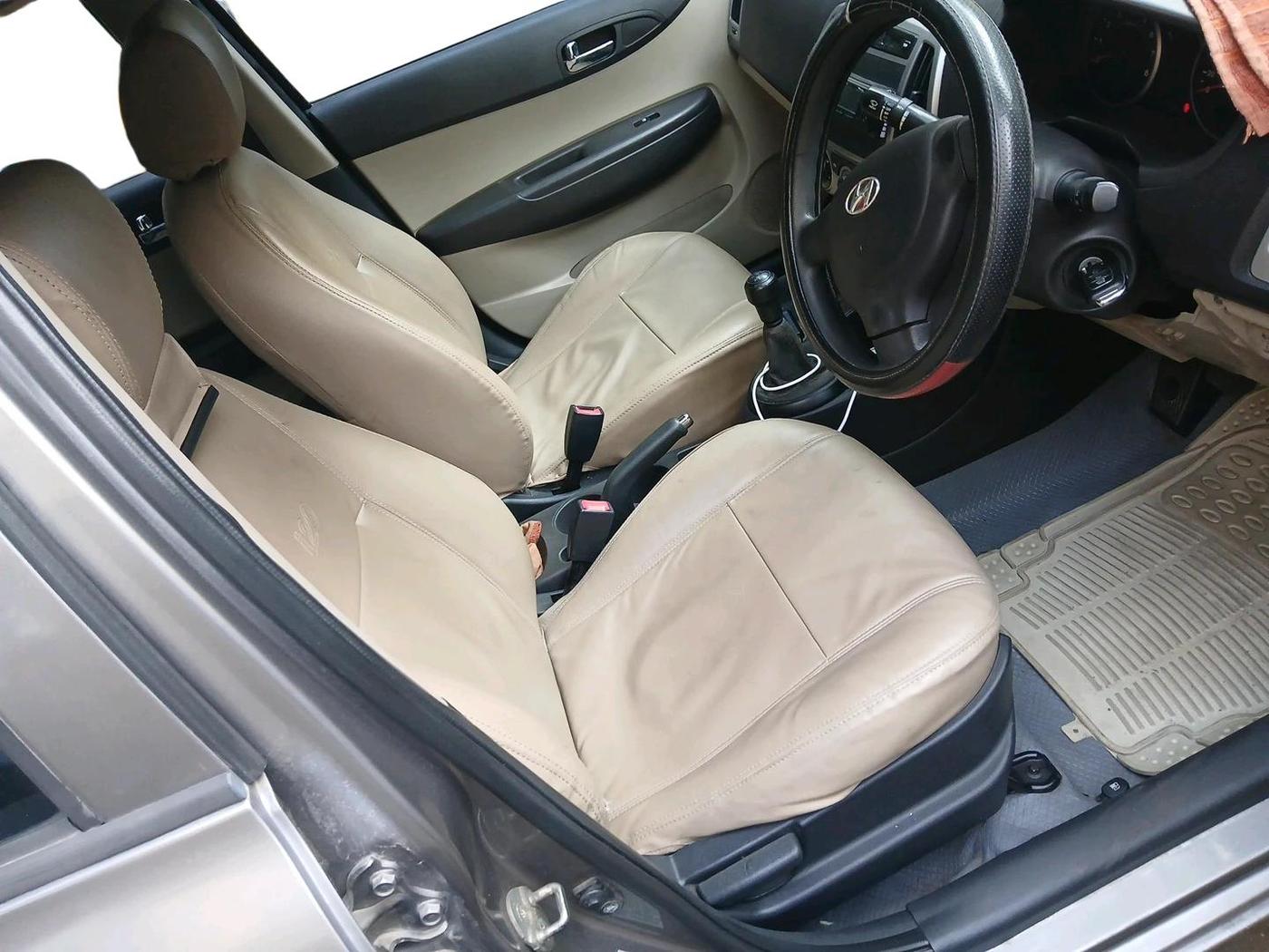 2012 Hyundai i20 MAGNA 1.2, Petrol, Manual, 91,780 km, interior