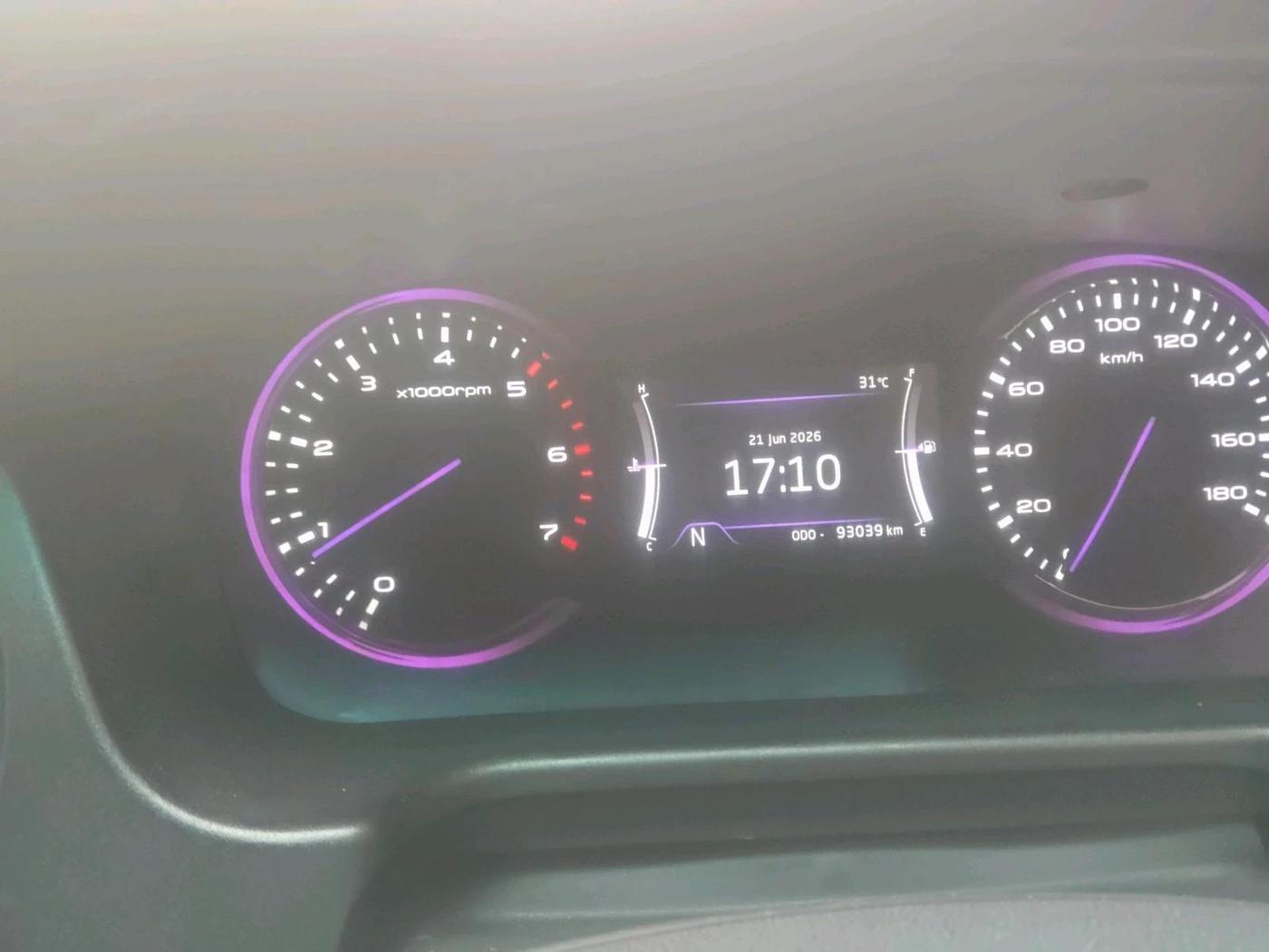 2018 Mahindra MARAZZO M8 7 STR, Diesel, Manual, 93,039 km, interior
