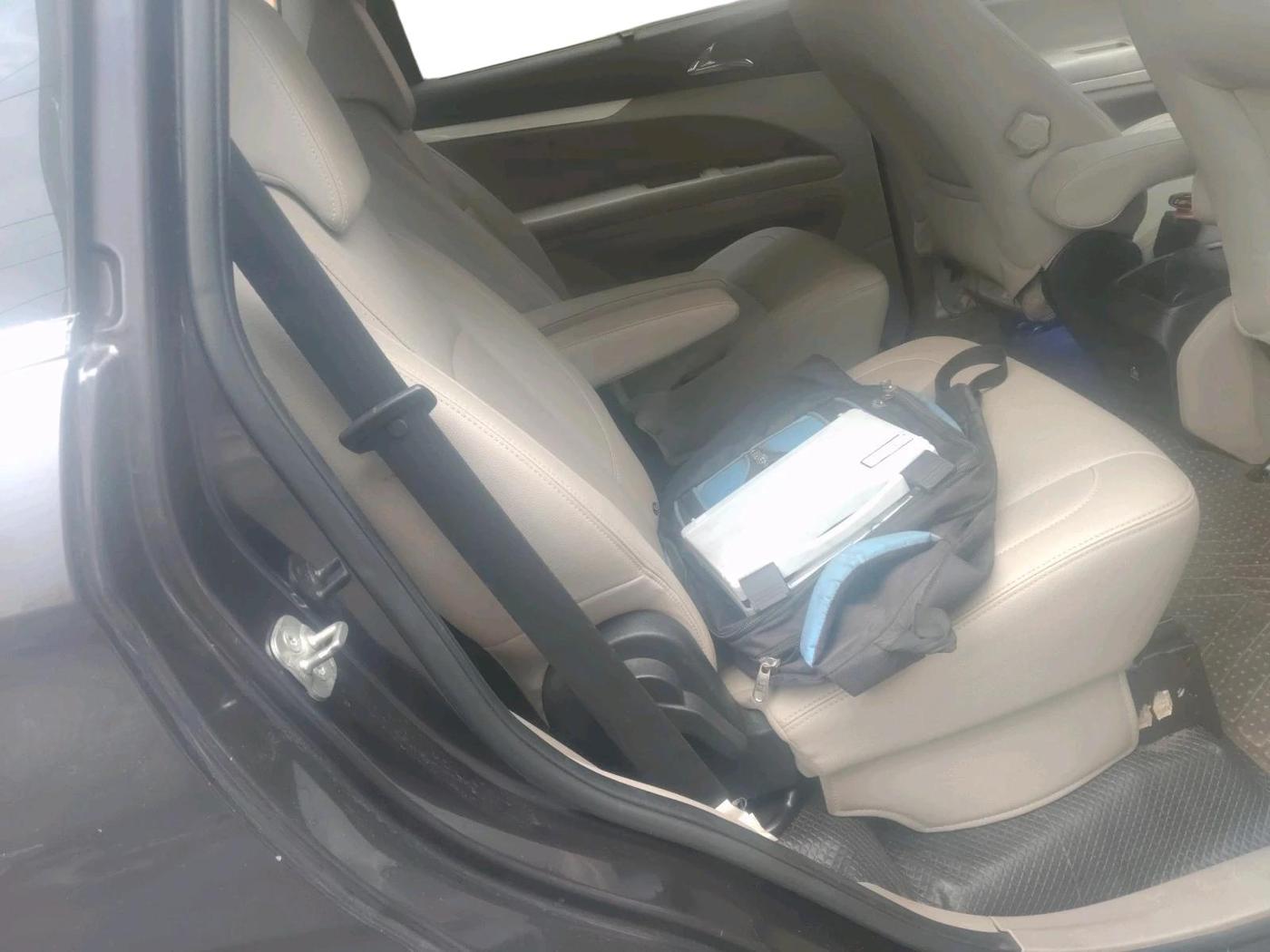 2018 Mahindra MARAZZO M8 7 STR, Diesel, Manual, 93,039 km, interior