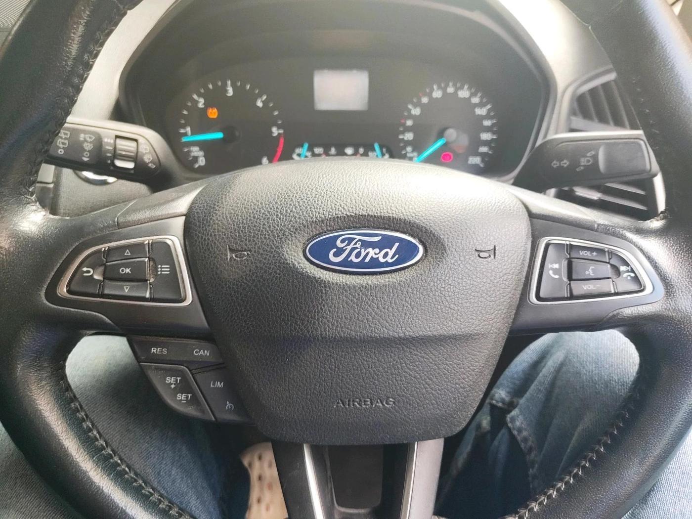 2017 Ford Ecosport TITANIUM + 1.5L DIESEL, Diesel, Manual, 1,00,040 km, interior