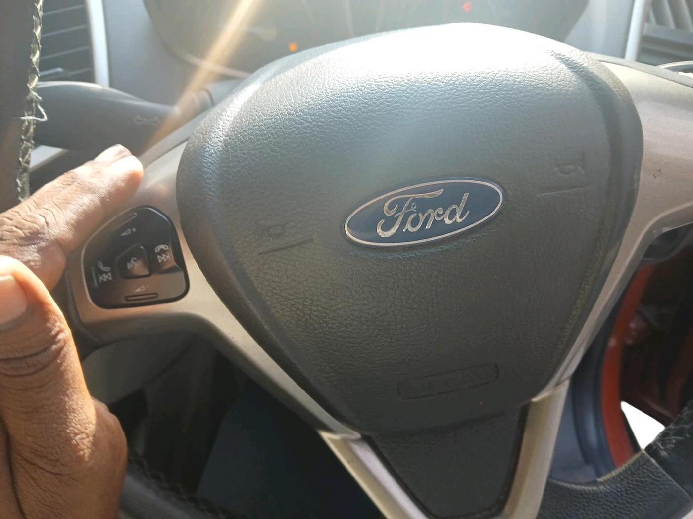 2014 Ford Ecosport TITANIUM 1.5L DIESEL, Diesel, Manual, 1,30,111 km, interior
