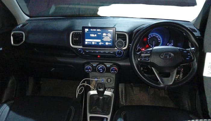 2020 Hyundai VENUE SX 1.5 CRDI, Diesel, Manual, 50,300 km, interior