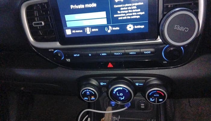 2020 Hyundai VENUE SX 1.5 CRDI, Diesel, Manual, 50,300 km, interior