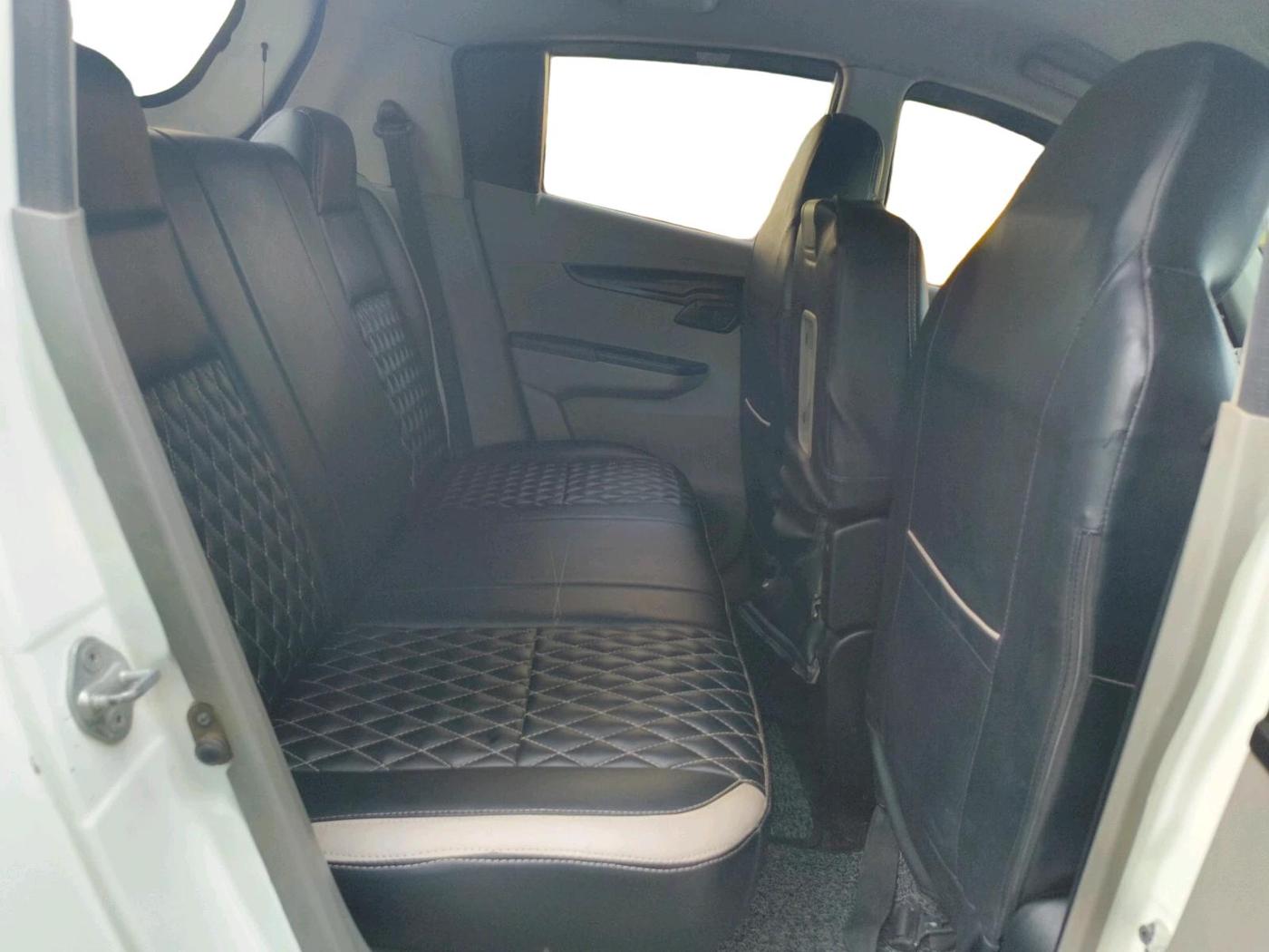 2016 Mahindra Kuv100 K4 PLUS 6 STR, Petrol, Manual, 1,62,190 km, interior