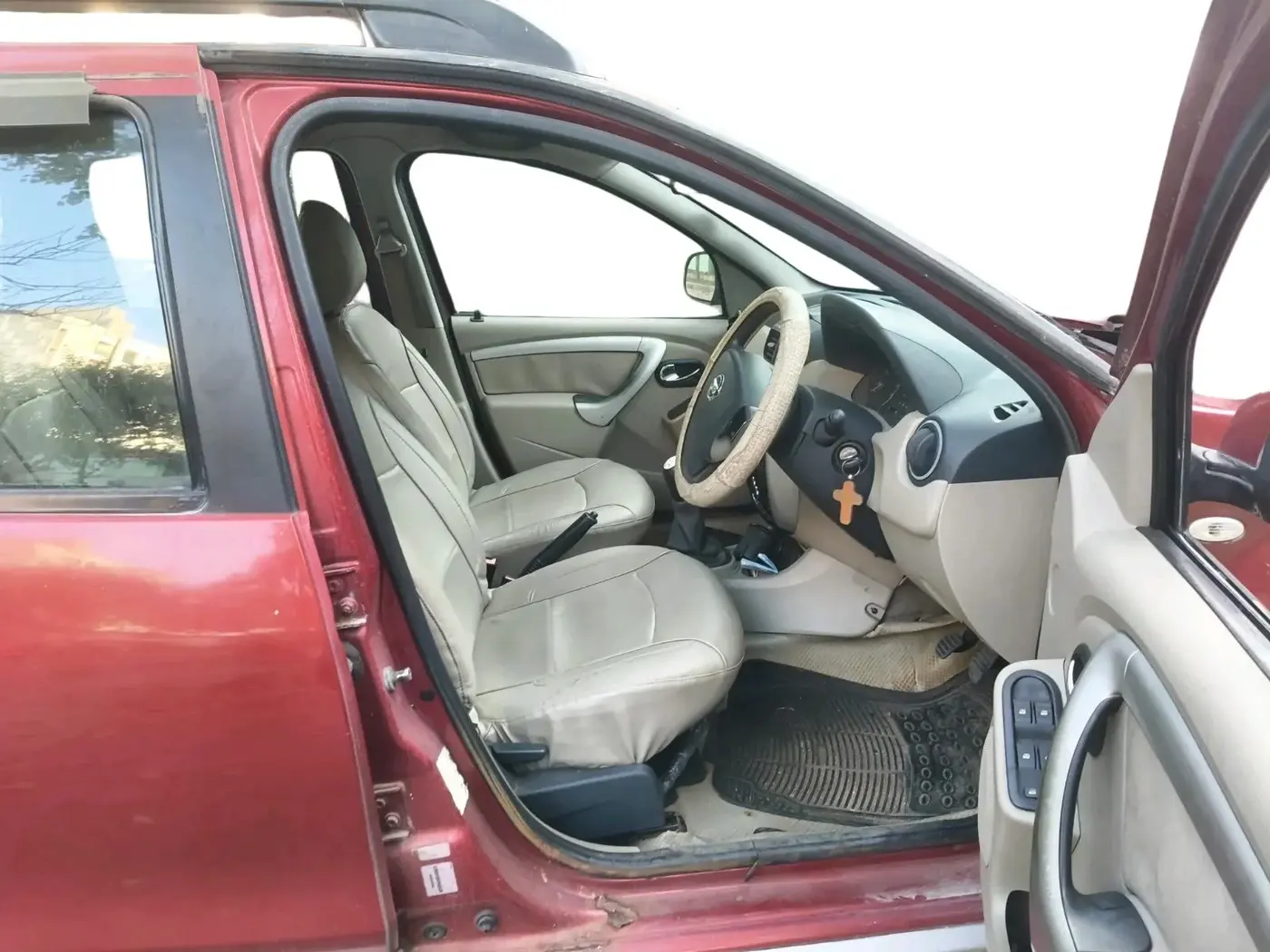 2013 Nissan Terrano XL (D), Diesel, Manual, 1,28,313 km, interior