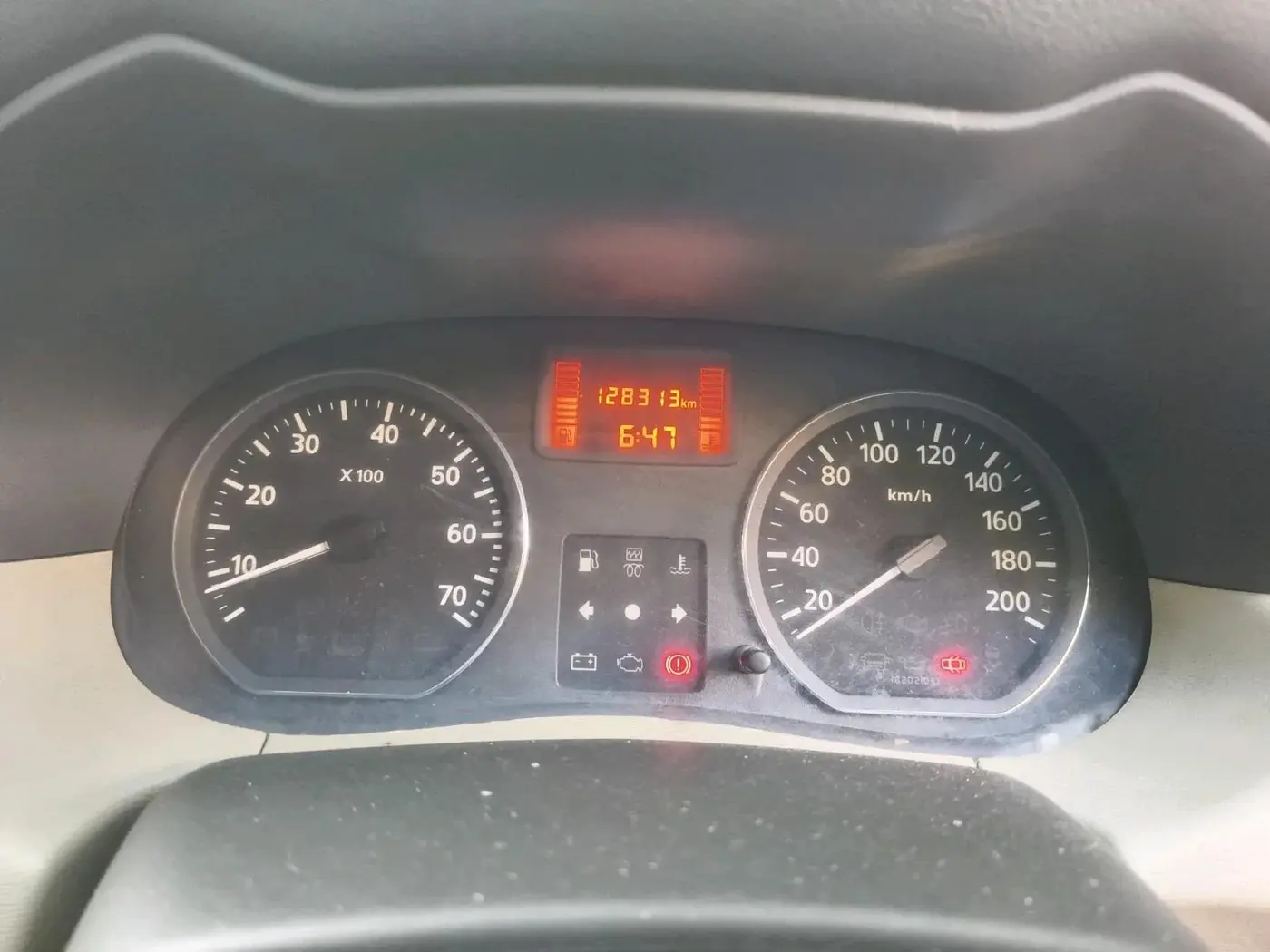 2013 Nissan Terrano XL (D), Diesel, Manual, 1,28,313 km, interior