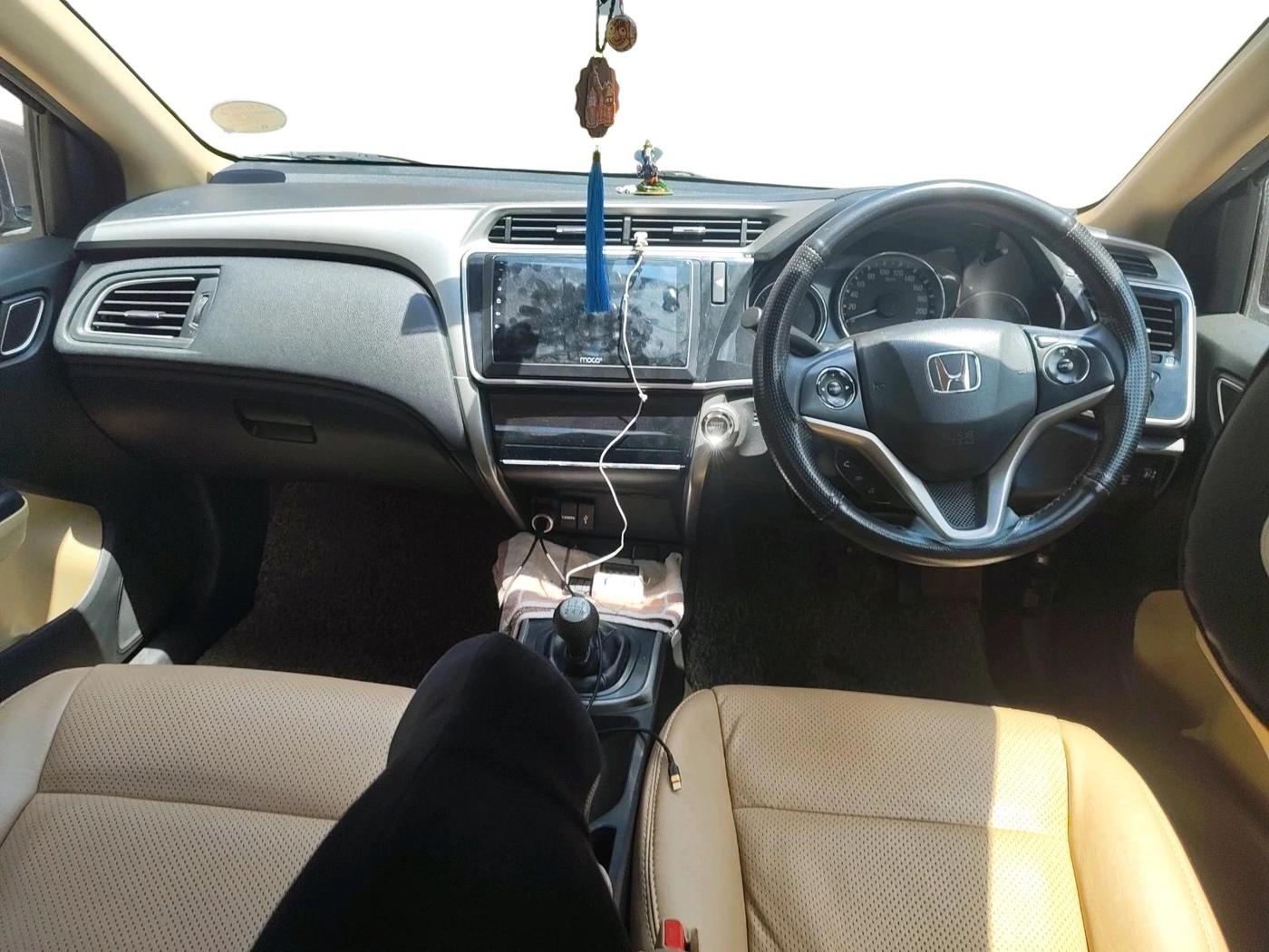 2018 Honda City 1.5L I-VTEC V MT, Petrol, Manual, 1,36,359 km, interior