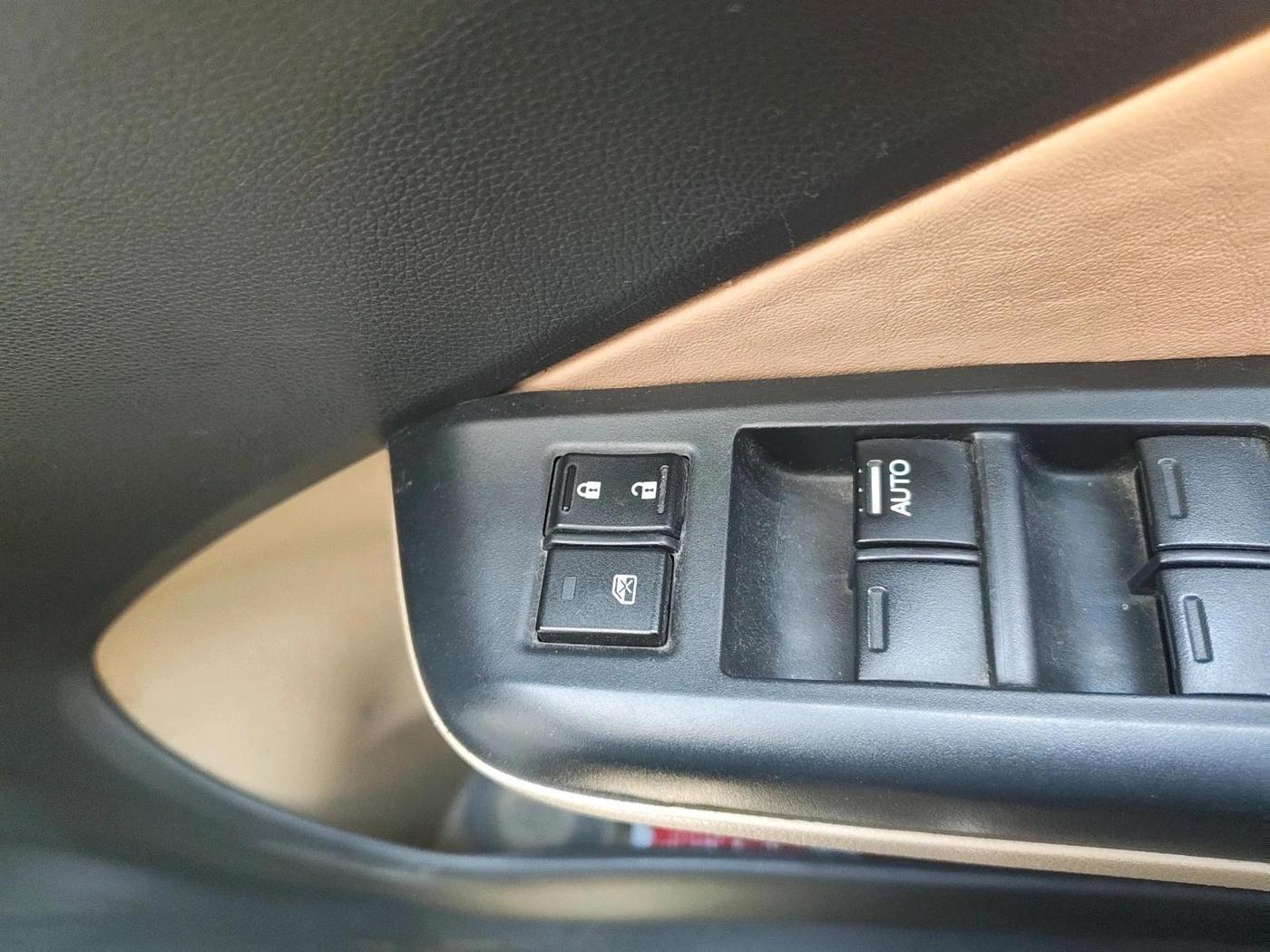 2018 Honda City 1.5L I-VTEC V MT, Petrol, Manual, 1,36,359 km, interior