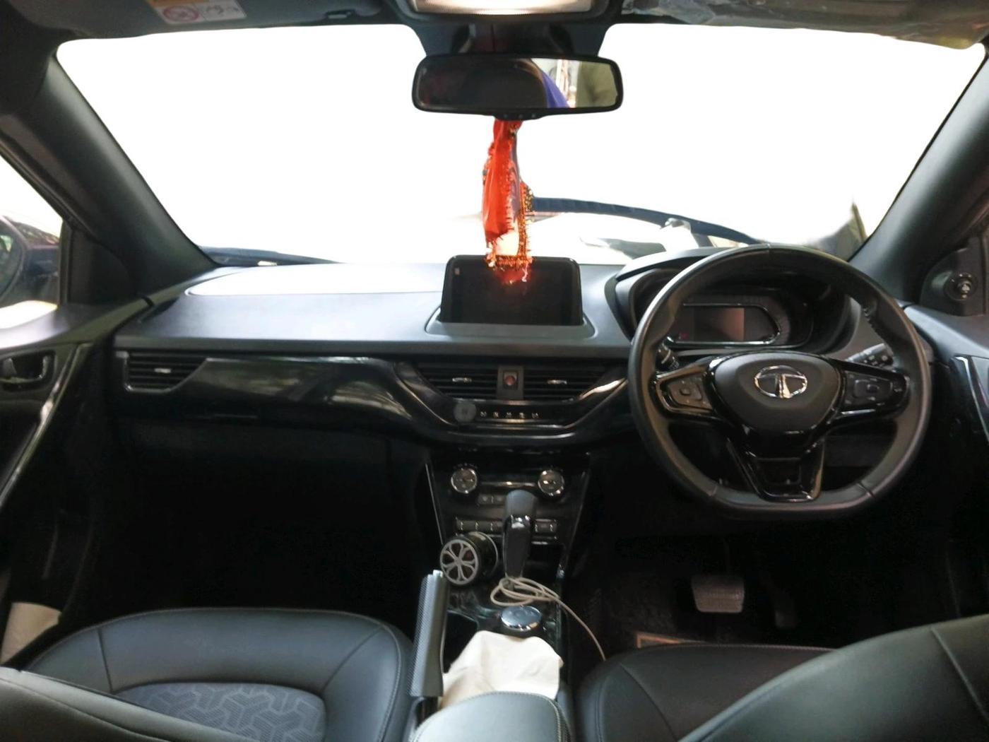 2023 Tata NEXON XZA PLUS LUX SUNROOF DARK PETROL, Petrol, Automatic, 43,165 km, interior