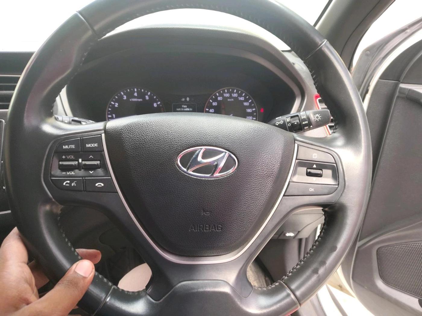 2018 Hyundai i20 Active 1.2 SX, Petrol, Manual, 40,709 km, interior