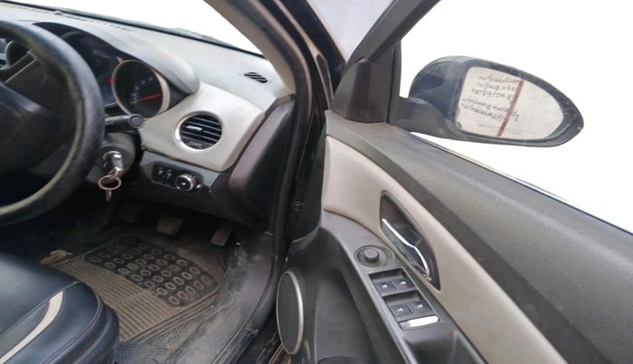 2015 Chevrolet Cruze LT, Diesel, Manual, 1,32,389 km, interior