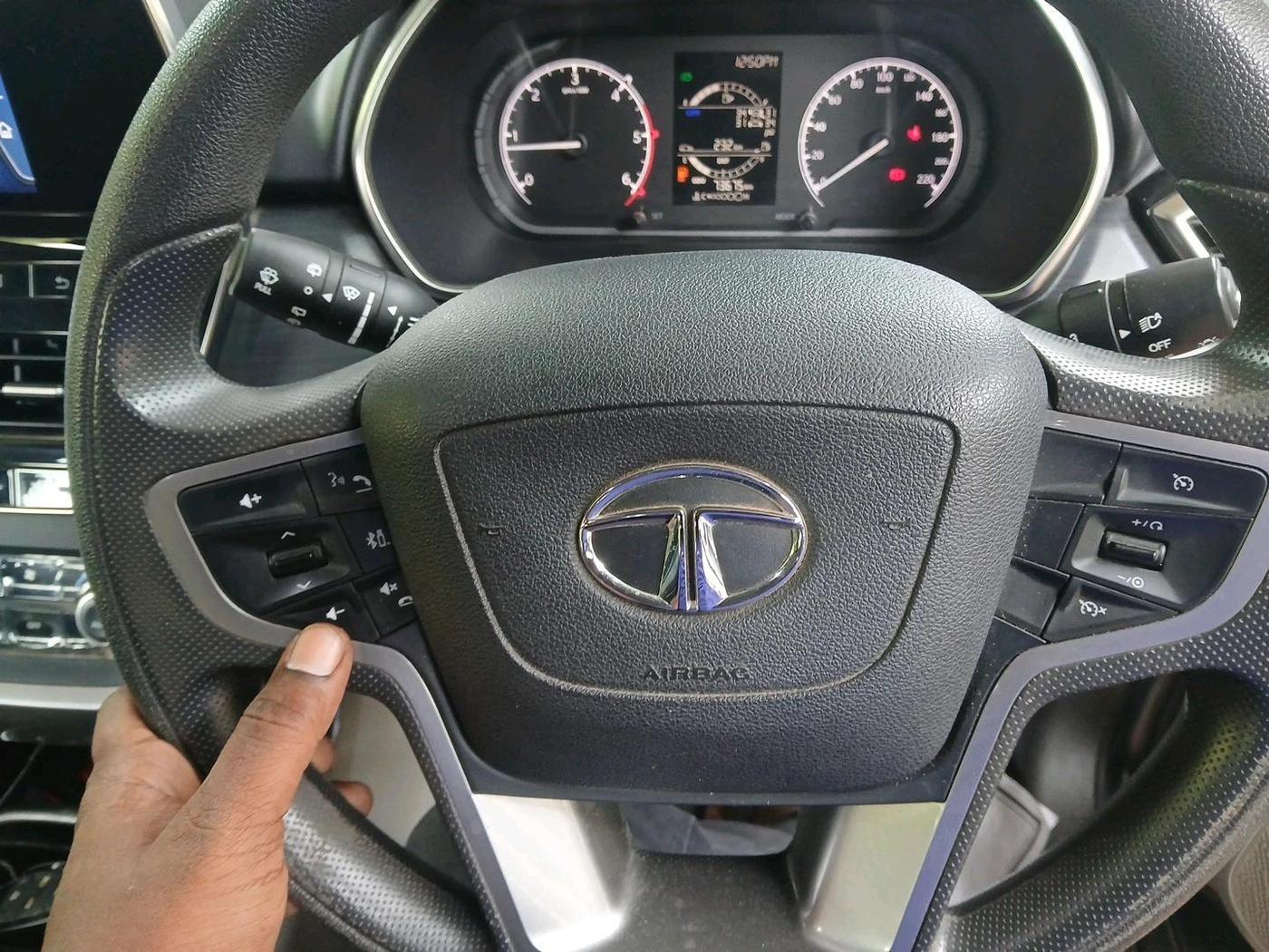 2021 Tata Safari XT, Diesel, Manual, 73,675 km, interior