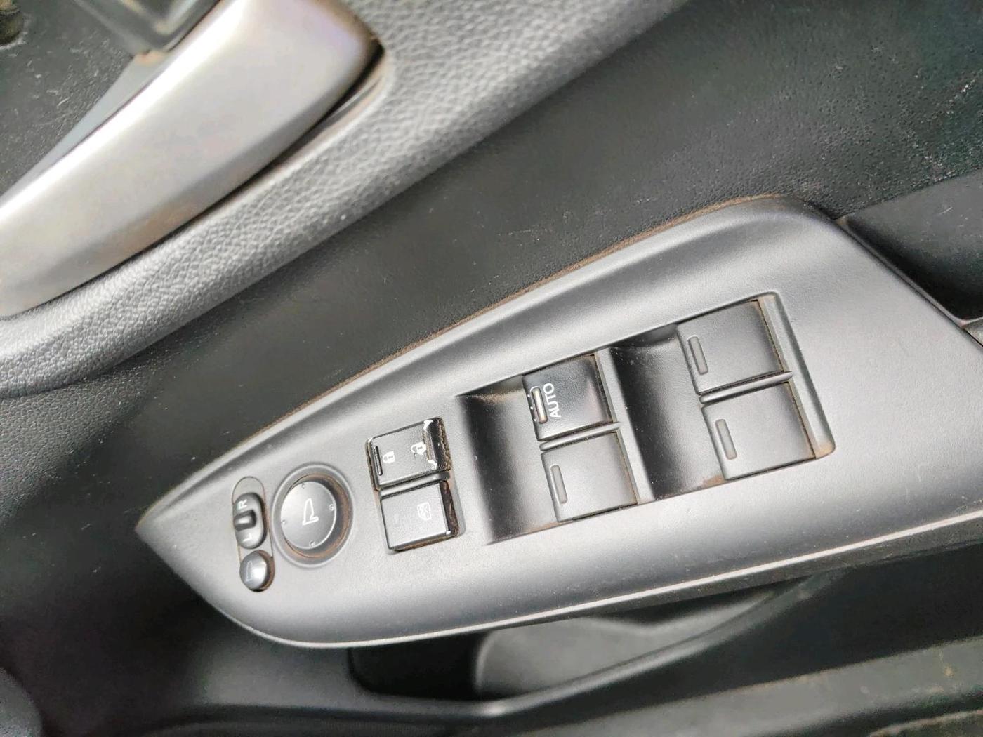 2018 Honda WR-V 1.2L I-VTEC VX MT, Petrol, Manual, 1,20,022 km, interior