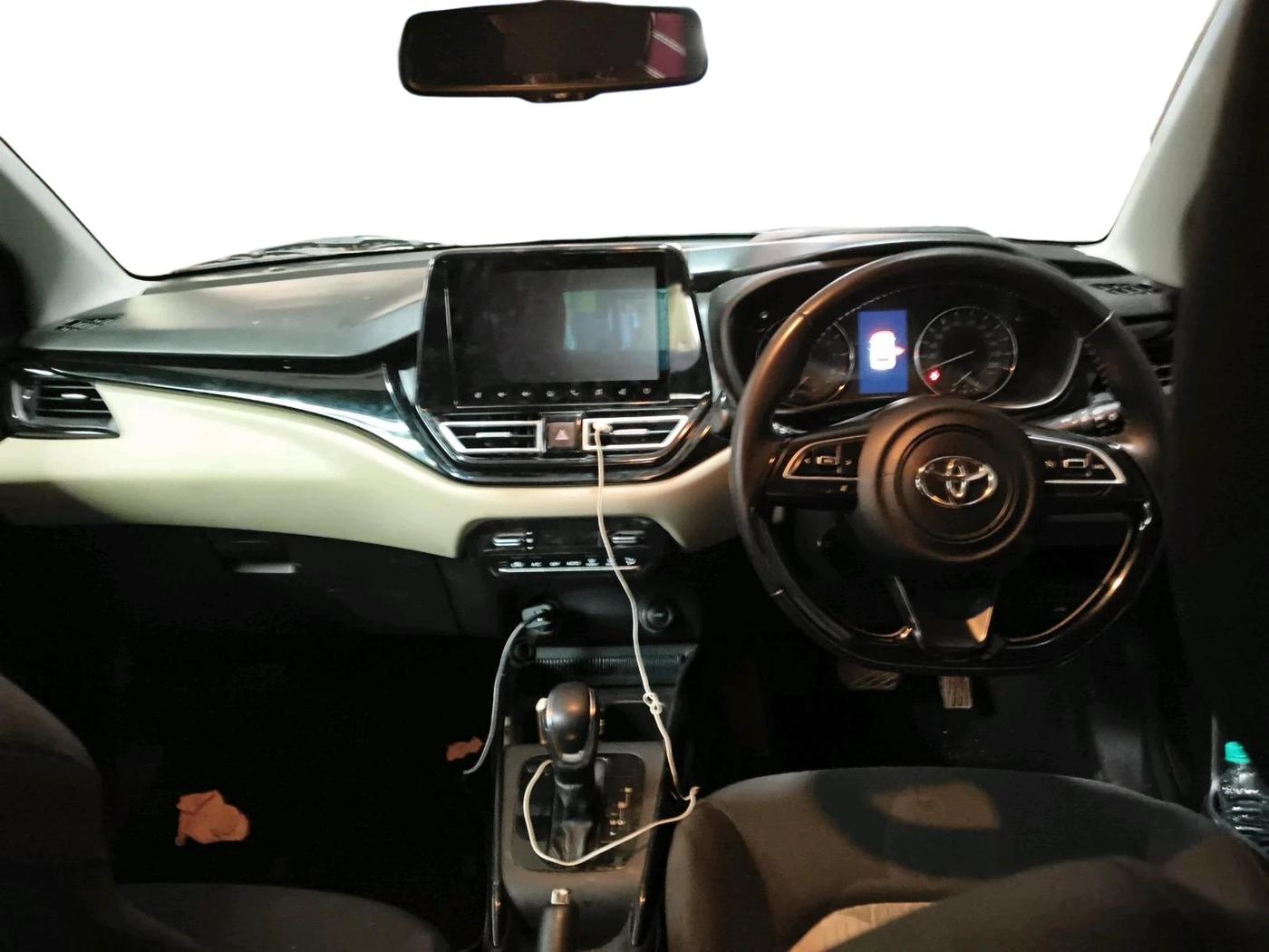 2022 Toyota Glanza V AMT, Petrol, Automatic, 33,546 km, interior