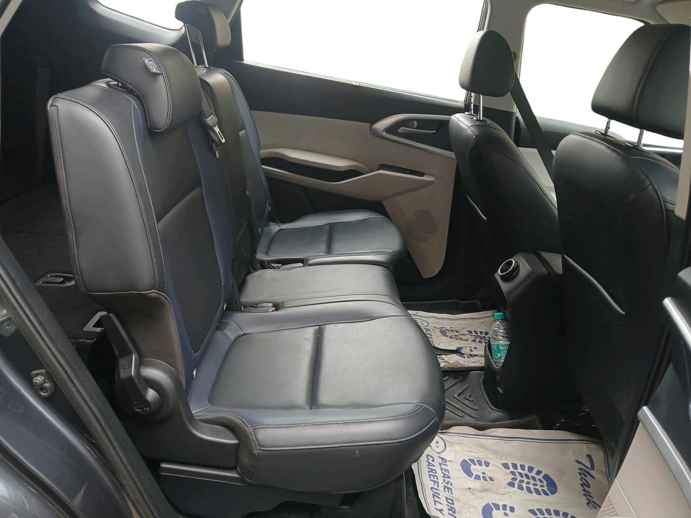 2024 KIA CARENS Premium (O) 1.5 Diesel MT 7 STR, Diesel, Manual, 15,845 km, interior