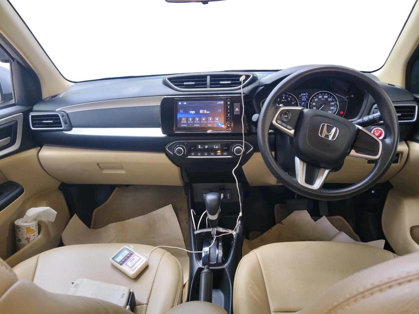 2023 Honda Amaze 1.2L I-VTEC VX CVT, Petrol, Automatic, 9,814 km, interior