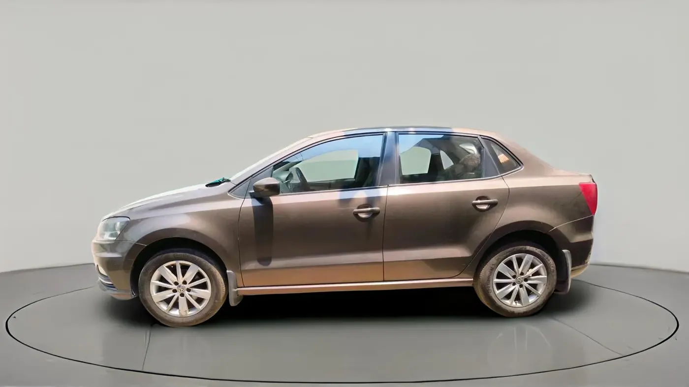 2016 Volkswagen Ameo HIGHLINE1.5L, Diesel, Manual, 1,85,449 km, exterior