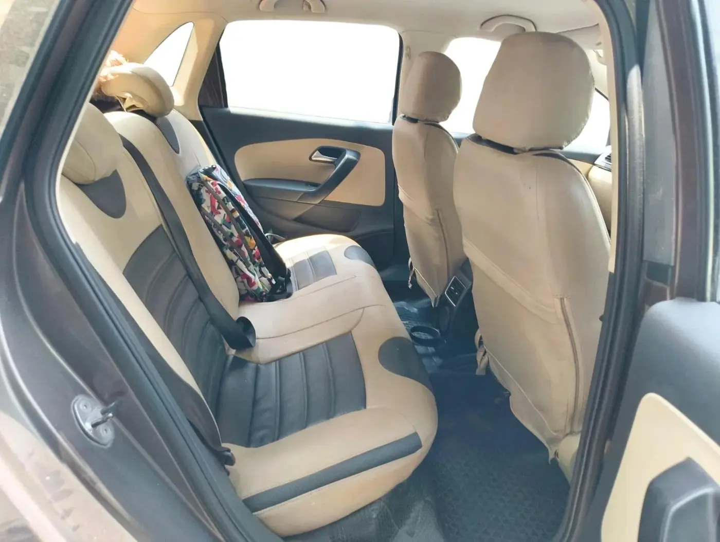 2016 Volkswagen Ameo HIGHLINE1.5L, Diesel, Manual, 1,85,449 km, interior