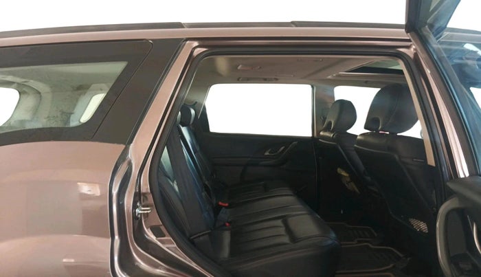 2017 Mahindra XUV500 W10 AT, Diesel, Automatic, 48,223 km, interior