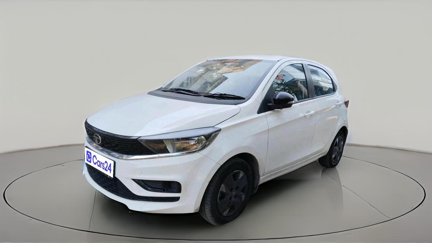 2025 Tata Tiago XTA PETROL, Petrol, Automatic, 6,874 km, exterior
