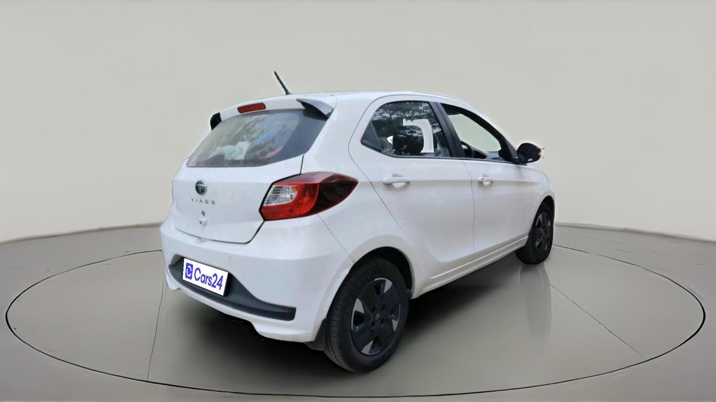 2025 Tata Tiago XTA PETROL, Petrol, Automatic, 6,874 km, exterior