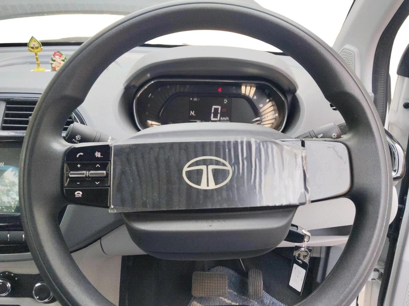 2025 Tata Tiago XTA PETROL, Petrol, Automatic, 6,874 km, interior