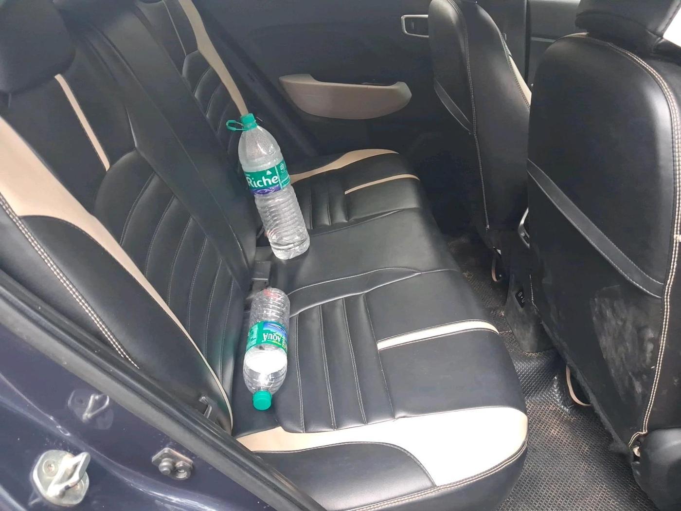 2022 Hyundai VENUE S(O) 1.2, Petrol, Manual, 60,680 km, interior