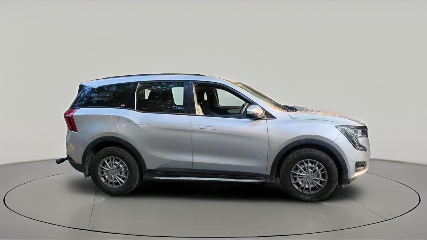 2022 Mahindra XUV700 MX P MT 5 STR, Petrol, Manual, 7,30,000 km, exterior