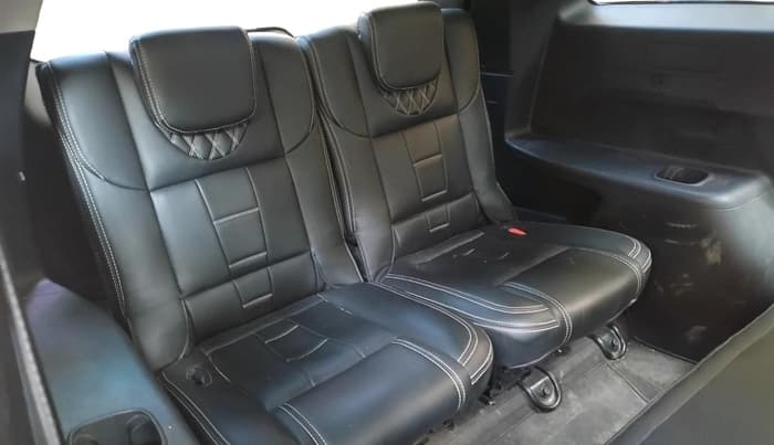 2022 Mahindra XUV700 MX P MT 5 STR, Petrol, Manual, 7,30,000 km, interior