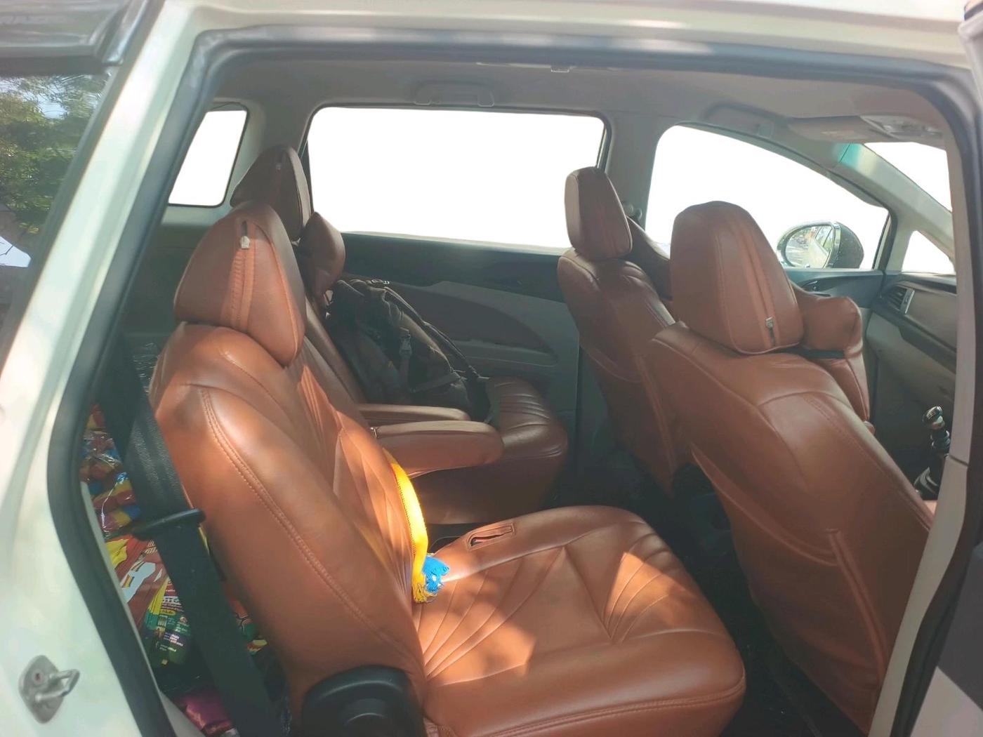 2019 Mahindra MARAZZO M2 7STR, Diesel, Manual, 86,687 km, interior