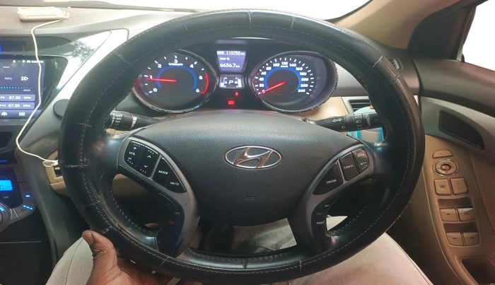 2013 Hyundai New Elantra 1.6 SX AT DIESEL, Diesel, Automatic, 1,15,755 km, interior