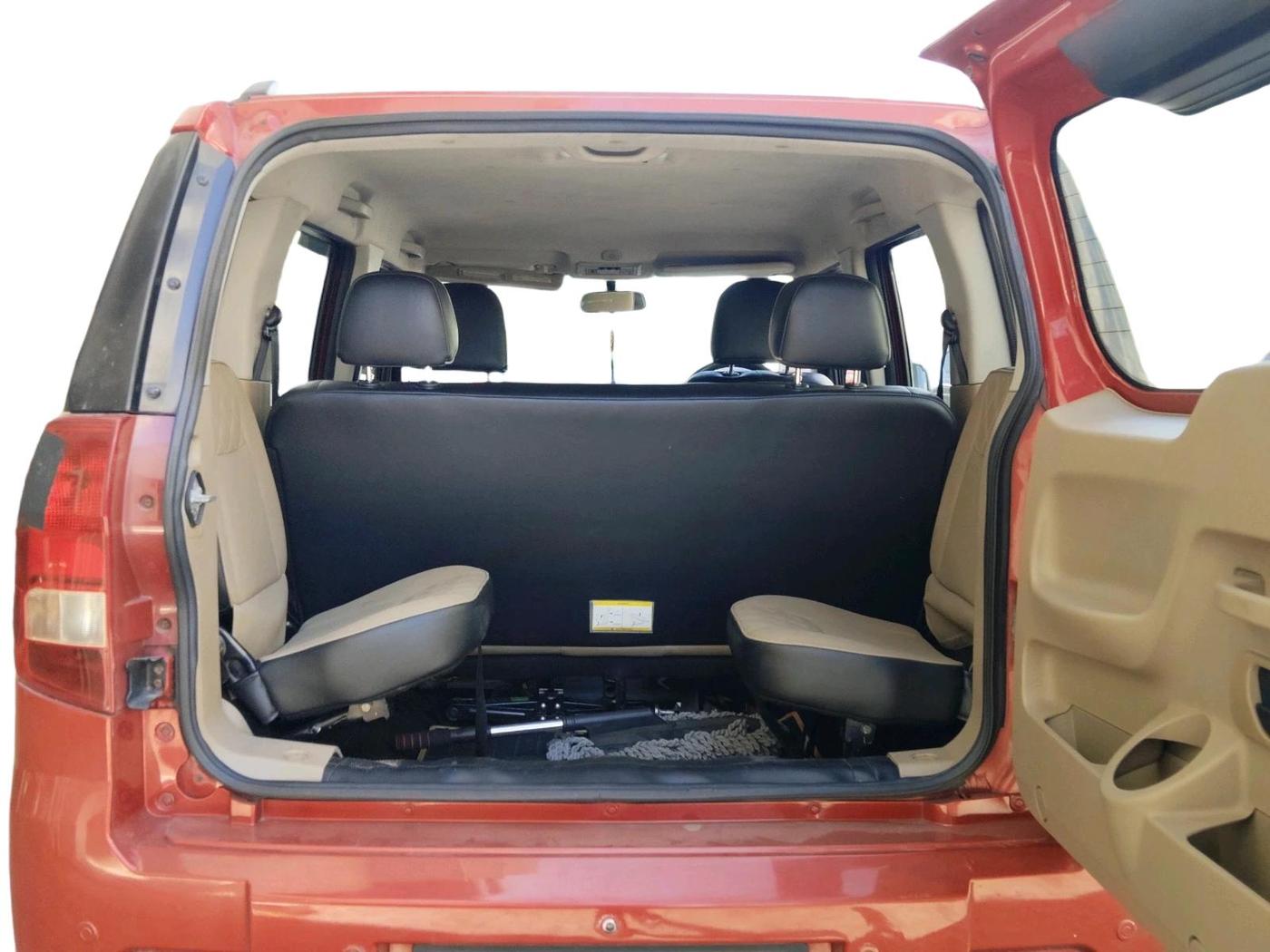 2018 Mahindra TUV300 T10, Diesel, Manual, 83,394 km, exterior
