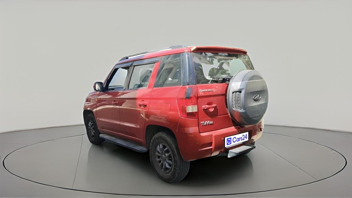 2018 Mahindra TUV300 T10, Diesel, Manual, 83,394 km, exterior