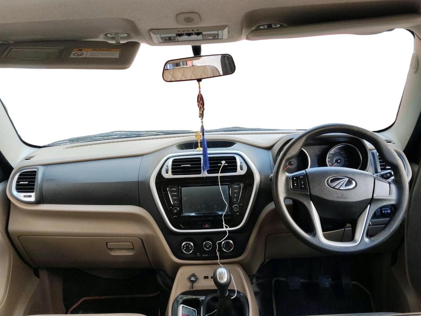 2018 Mahindra TUV300 T10, Diesel, Manual, 83,394 km, interior