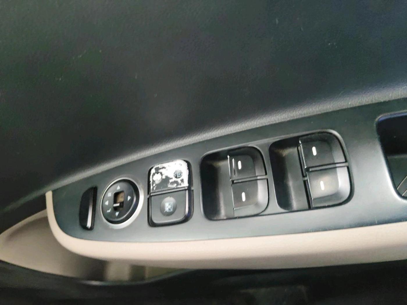 2016 Hyundai Xcent S 1.2, Petrol, Manual, 90,827 km, interior