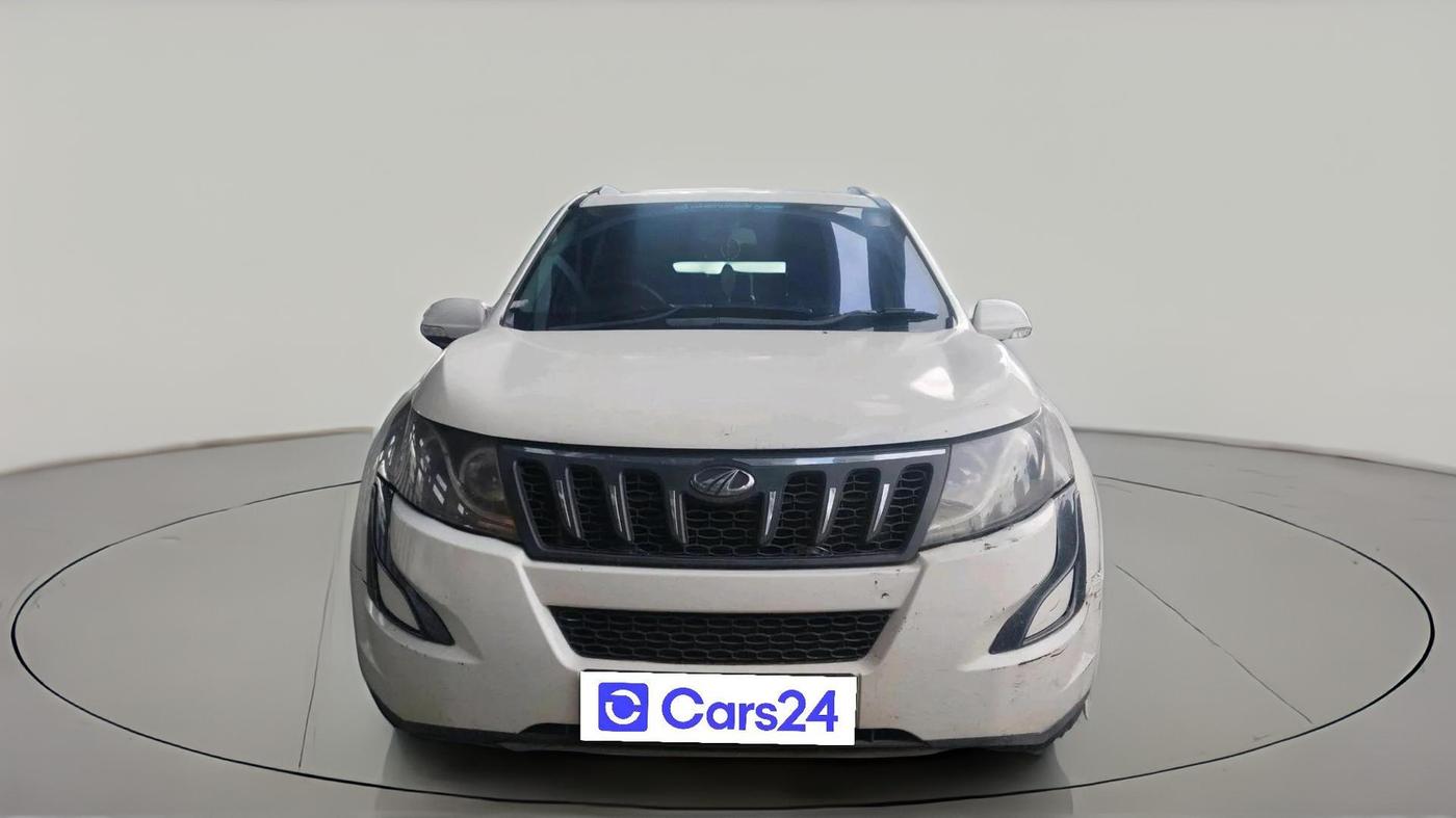 2016 Mahindra XUV500 W6 AT, Diesel, Automatic, 1,64,602 km, exterior