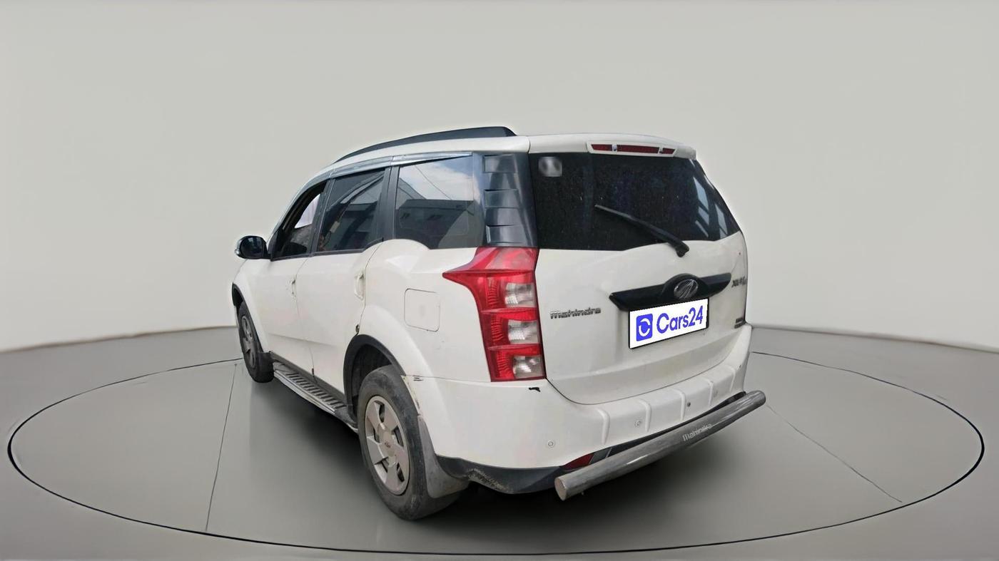 2016 Mahindra XUV500 W6 AT, Diesel, Automatic, 1,64,602 km, exterior