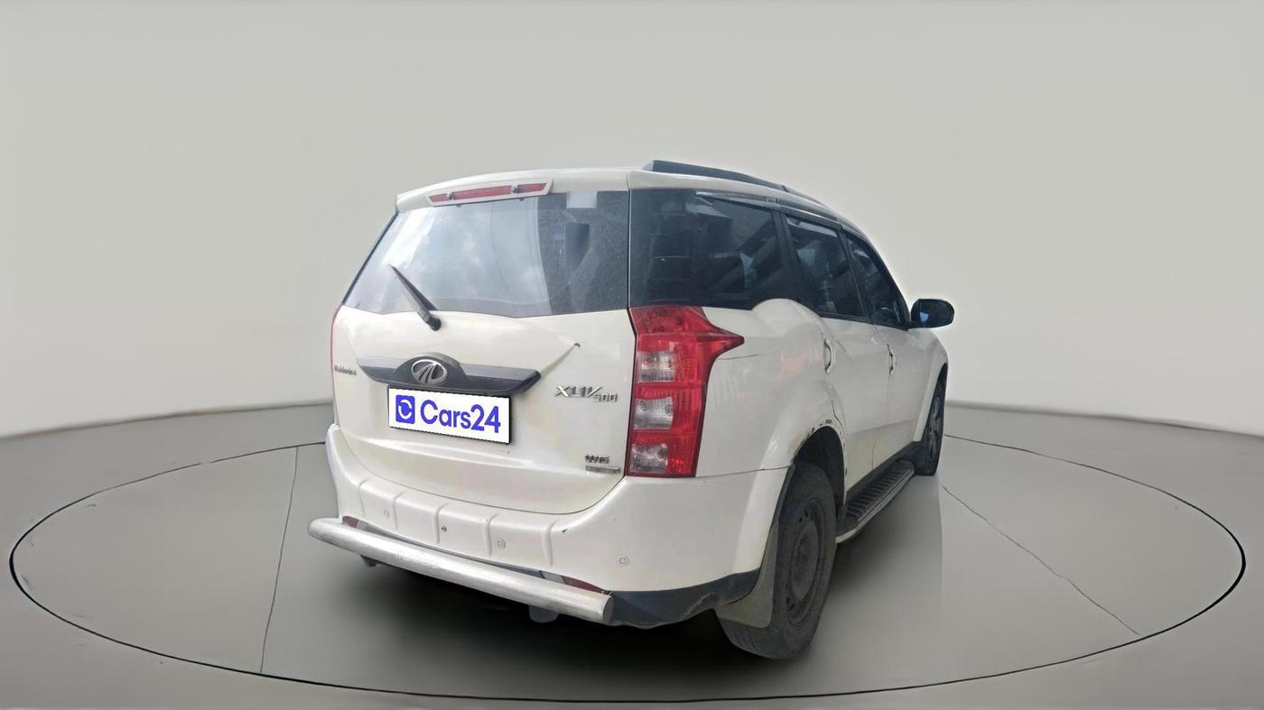 2016 Mahindra XUV500 W6 AT, Diesel, Automatic, 1,64,602 km, exterior